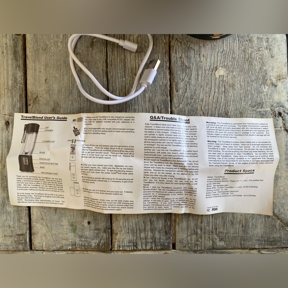 Travel blend portable blender no AC outlet needed 
Protein and smoothie blender - Picture 2 of 4